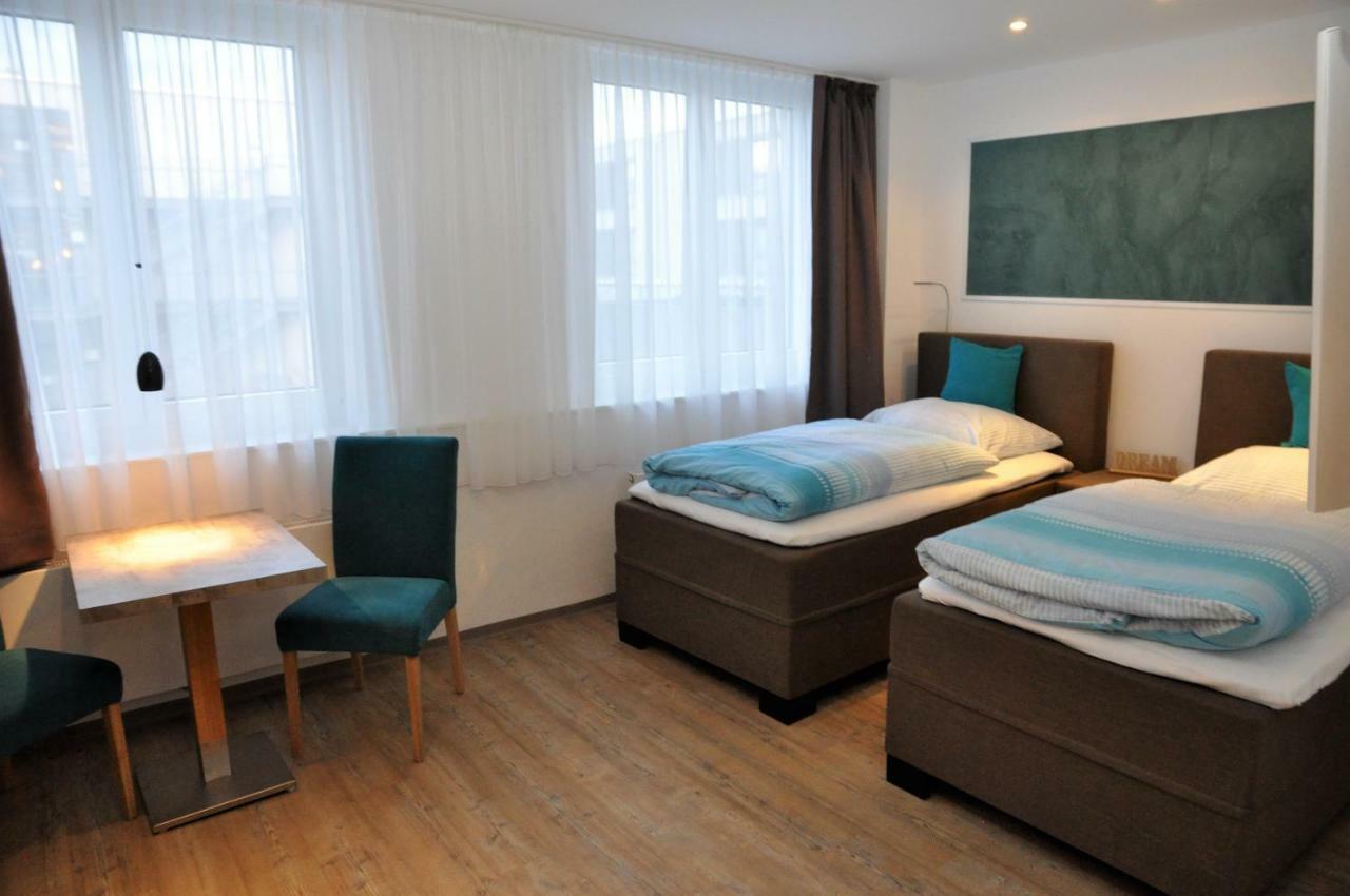 Kriftel Apartments Am Freizeitpark מראה חיצוני תמונה